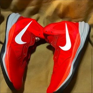 BRAND NEW Men’s Nike Basketball Shows - Hype 11.5